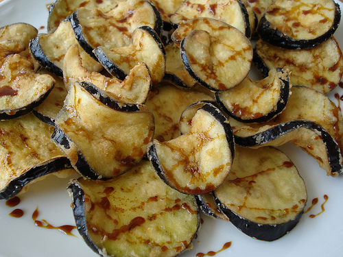 Gefrituurde aubergines met stroop